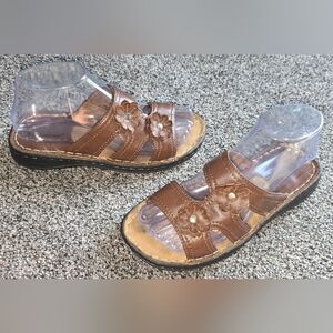 Shaboom Women's FlowerSlide Brown Sandals Size 6